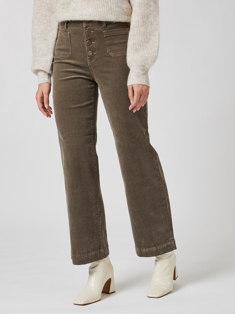Wilma cord bukse 7504617_GOZ-MELL-A23-Modell-Front_chn=vic_2821_Wilma cord bukse GOZ_Wilma cord bukse GOZ 7504617.jpg_Front||Front