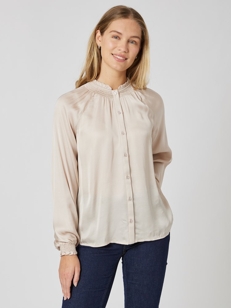 Eline bluse 7504645_I4H-MELL-A23-Modell-Front_chn=vic_4516_Eline bluse I4H_Eline bluse I4H 7504645.jpg_Front||Front