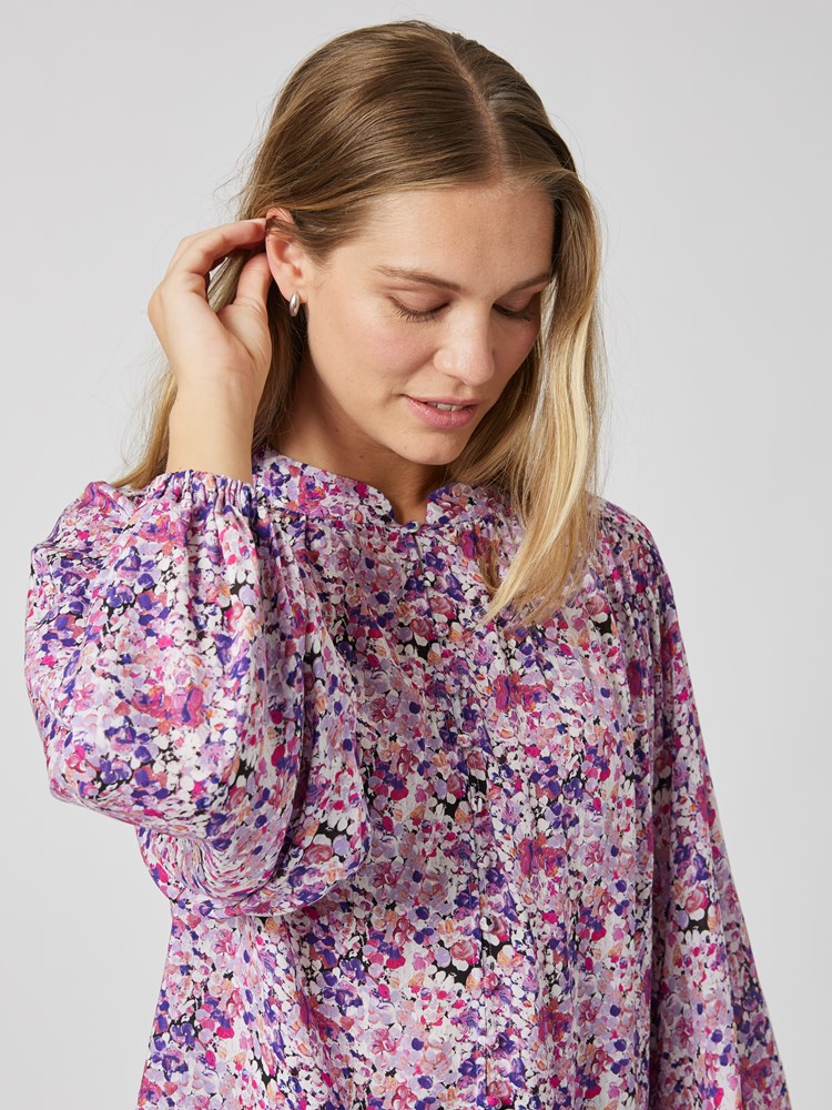 Arisa bluse 7504749_MUQ-DONNA-A23-details_chn=vic_6774_Arisa bluse MUQ_Arisa bluse MUQ 7504749.jpg_