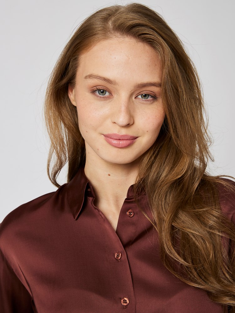 Georgie skjorte 7504758_AJB-BLU-A23-details_chn=vic_9222_Georgie skjorte AJB_Georgie skjorte AJB 7504758.jpg_