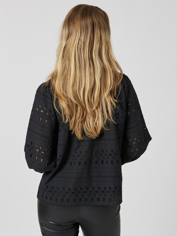 Lysandra bluse 7504779_CAB-DONNA-A23-Modell-Back_chn=vic_6258_Lysandra bluse CAB_Lysandra bluse CAB 7504779.jpg_Back||Back