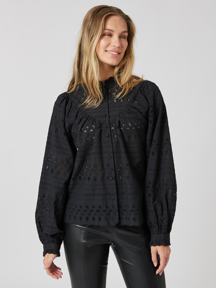 Lysandra bluse 7504779_CAB-DONNA-A23-Modell-Front_chn=vic_8030_Lysandra bluse CAB_Lysandra bluse CAB 7504779.jpg_Front||Front