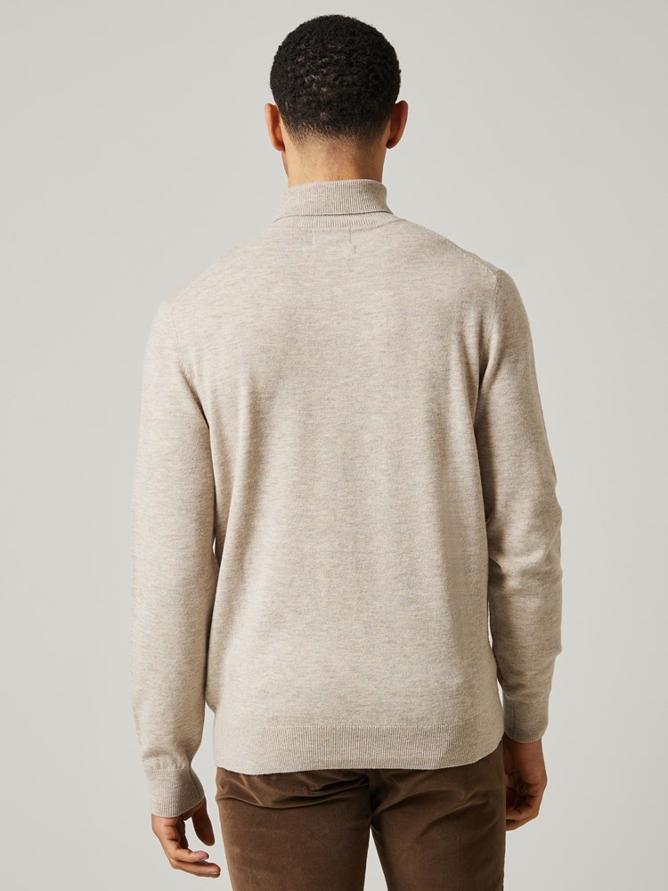 Edward Rollneck 7504802_I4C-JEANPAUL-W23-Modell-Front_6040_Edward Rollneck I4C.jpg_Front||Front