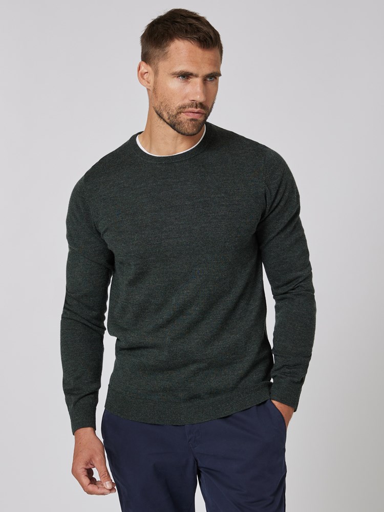 Ledger merino genser 7504826_GPJ-VESB-A23-Modell-Front_chn=vic_5928.jpg_Front||Front