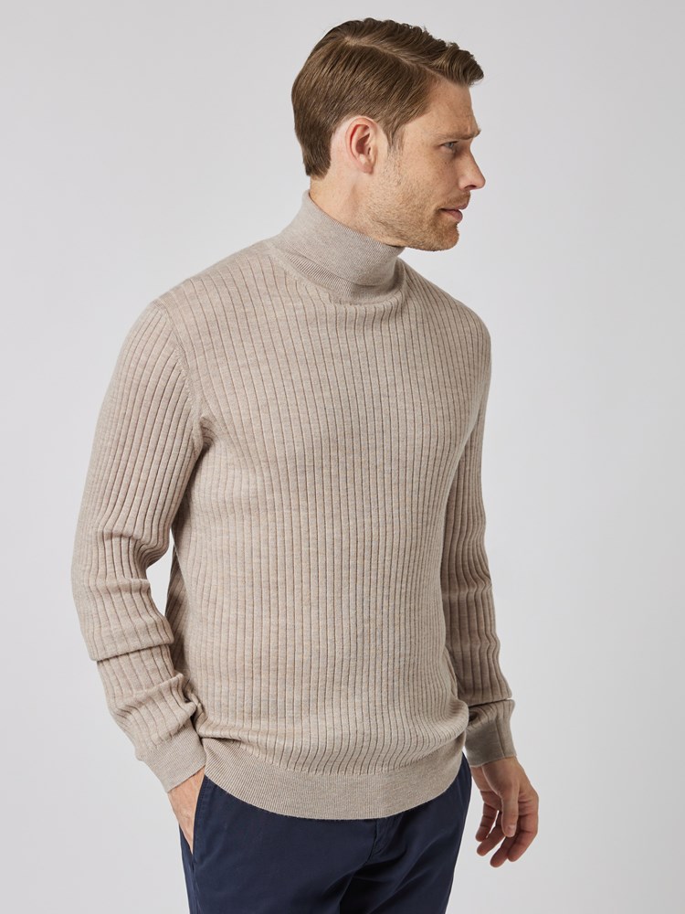 Ledger merino høyhals genser 7504833_I5B-VESB-A23-Modell-Front_chn=vic_1661.jpg_Front||Front