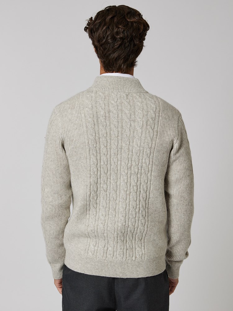 Ruthless cardigan 7504855_IGA-VESB-W23-Modell-Back_chn=vic_827.jpg_Back||Back