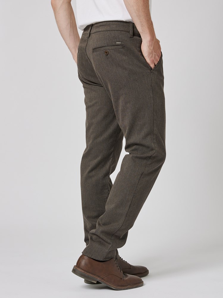 Slim melange chino 7504921_AIQ-MRCAPUCHIN-A23-Modell-Back_chn=vic_6122_Slim melange chino AIQ.jpg_Back||Back