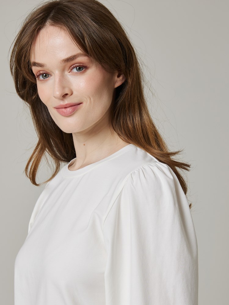 Belinda topp 7504971_O79-JEANPAUL-W23-Modell-Front_4880_Belinda topp O79_Belinda topp O79 7504971.jpg_Front||Front