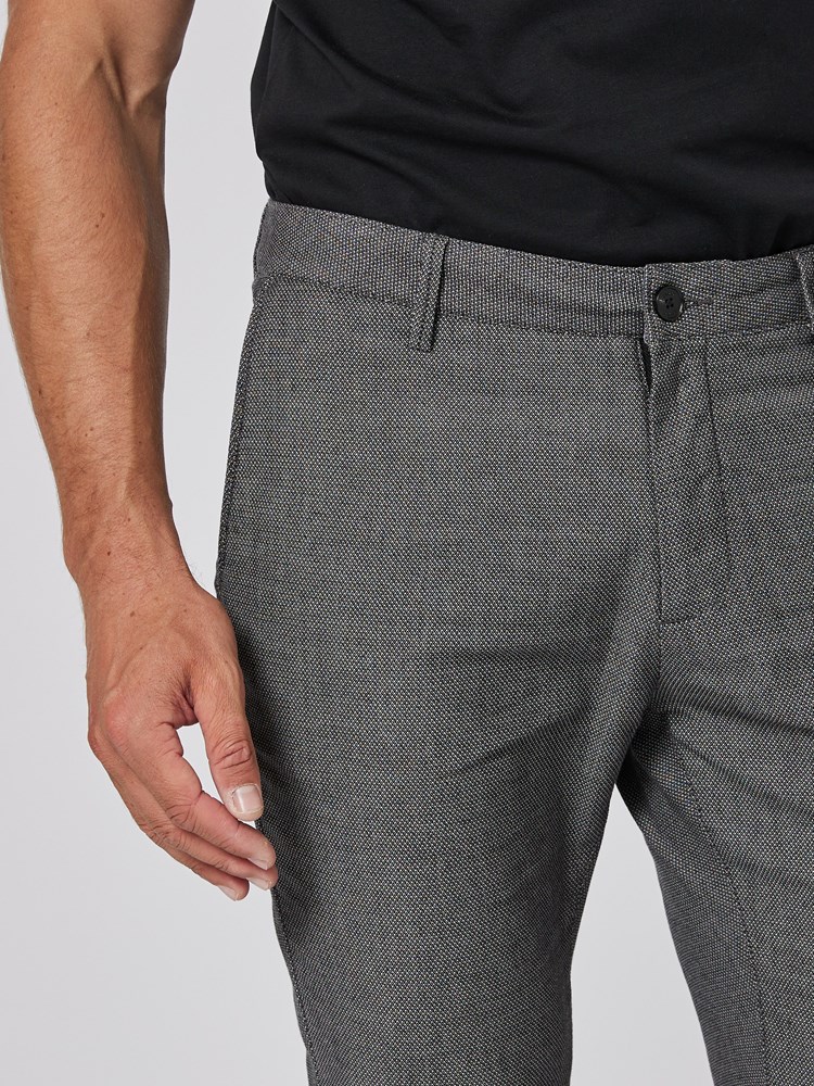 Brice chinos 7505409_I6Y-VESB-A23-details_chn=vic_7005.jpg_