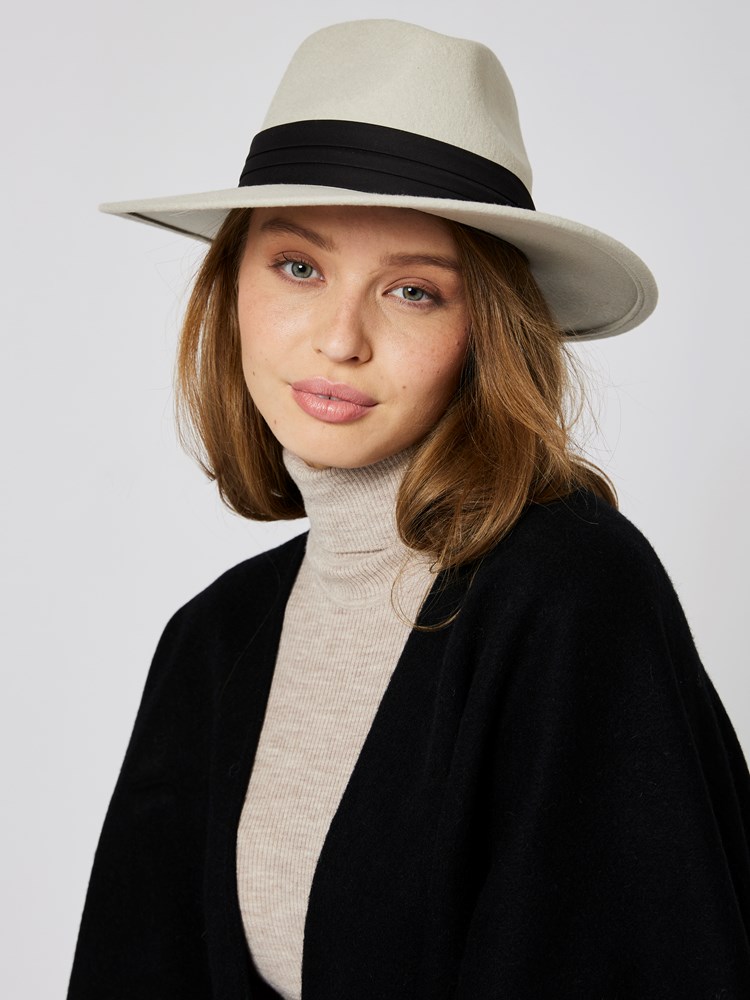 Humphry hatt 7505504_I2Z-BLU-A23-details_chn=vic_5936_Humphry hatt I2Z_Humphry hatt I2Z 7505504.jpg_