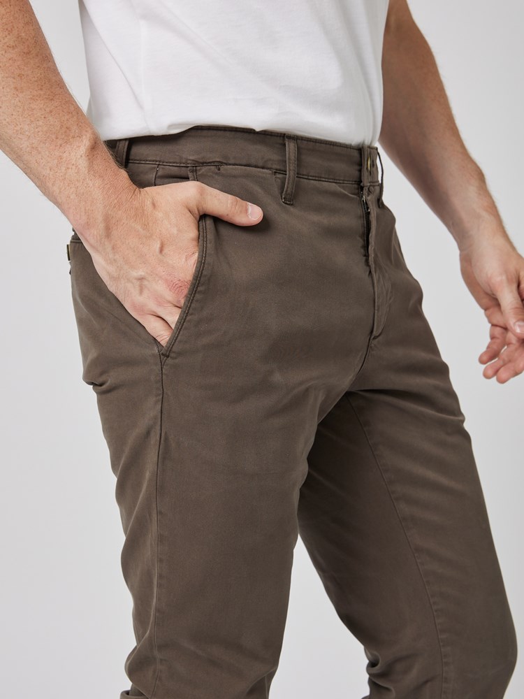 Aron chinos 7505541_AN7-VESB-A23-details_chn=vic_3457_Aron chinos AN7 7505541.jpg_