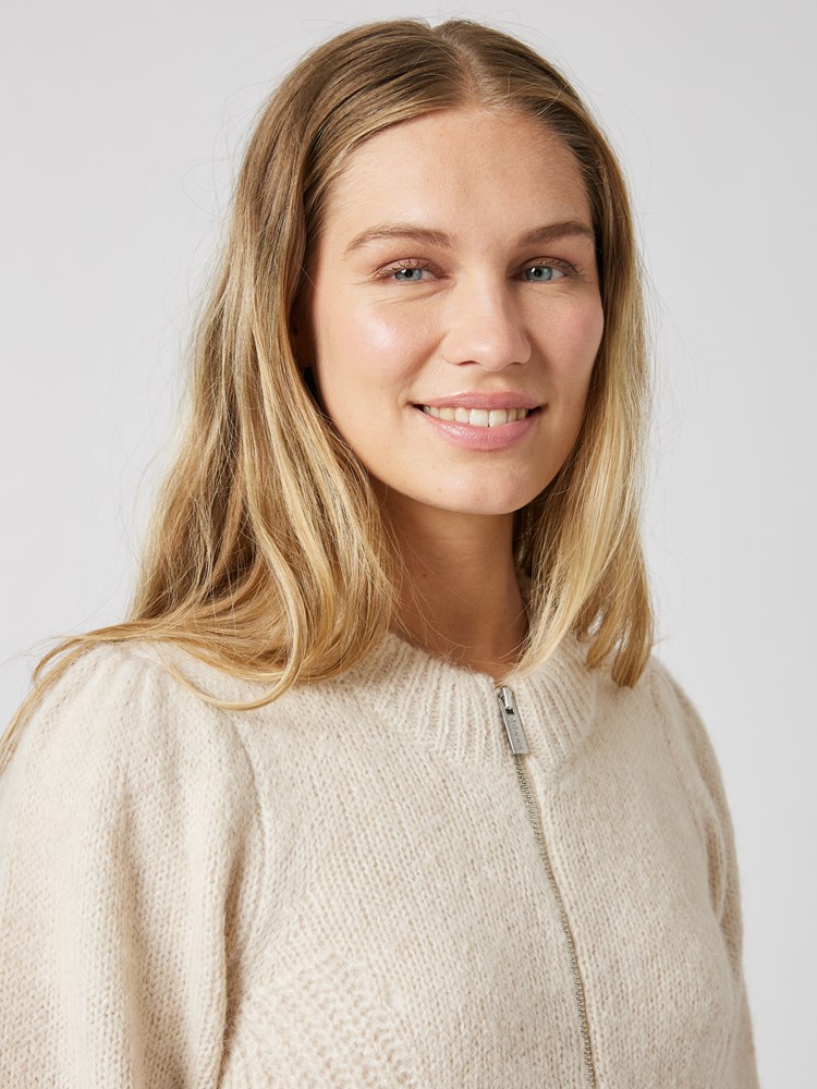 Delmira cardigan 7505552_I2M-DONNA-A23-details_chn=vic_5148_Delmira cardigan I2M_Delmira cardigan I2M 7505552.jpg_