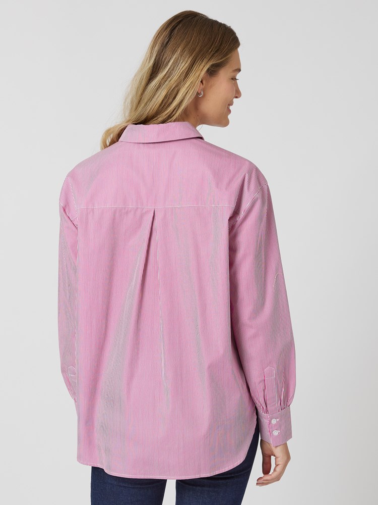 Sarah skjorte 7505579_MWU-MELL-A23-Modell-Back_chn=vic_3489_Sarah skjorte MWU_Sarah skjorte MWU 7505579.jpg_Back||Back