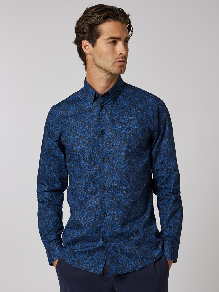 Francisco skjorte 7505927_CAB-VESB-W23-Modell-Front_chn=vic_9168.jpg_Front||Front