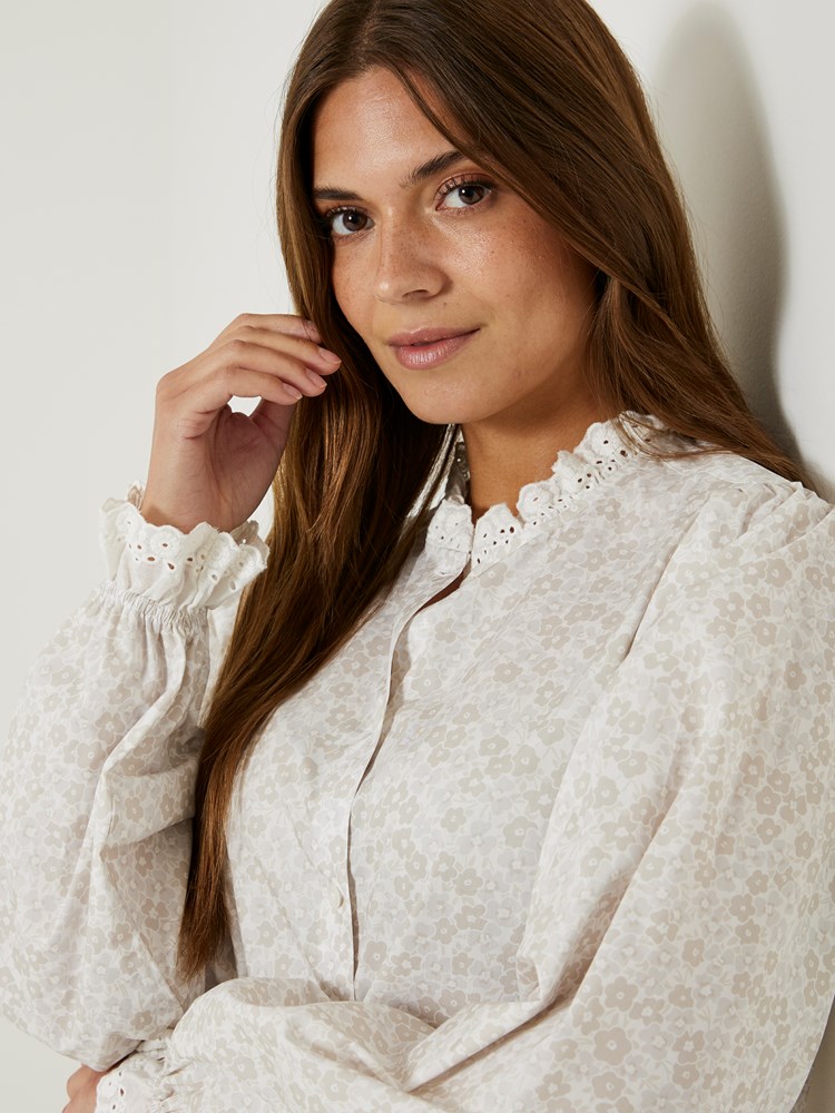 Maria bluse 7506214_I3O-JEANPAUL-S24-Modell-Front_3520_Maria bluse I3O_Maria bluse I3O 7506214.jpg_Front||Front