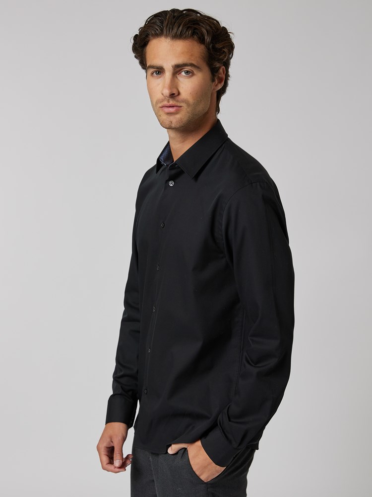 Ramon skjorte 7506254_CAB-VESB-W23-Modell-Front_chn=vic_4050_Ramon skjorte CAB_Ramon skjorte CAB 7506254.jpg_Front||Front