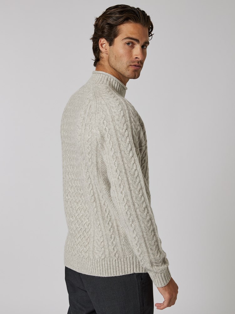 Arthur genser 7506327_IGA-VESB-W23-Modell-Back_chn=vic_2856.jpg_Back||Back