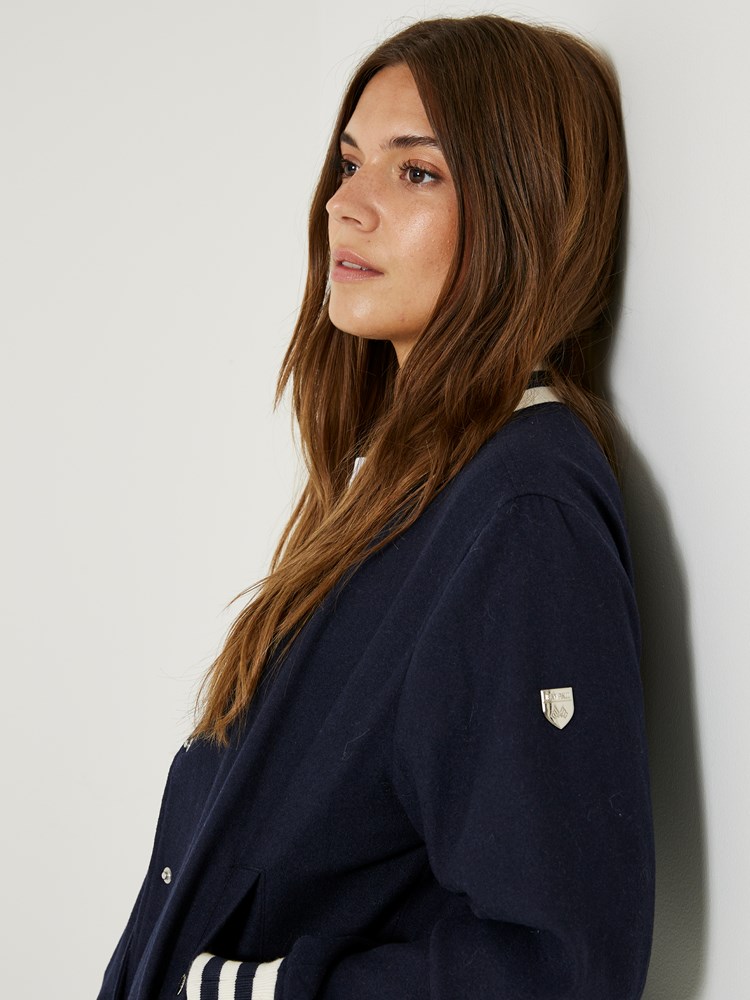 Serena jakke 7506467_EM6-JEANPAUL-S24-Modell-Front_206_Serena jakke EM6_Serena jakke EM6 7506467.jpg_Front||Front
