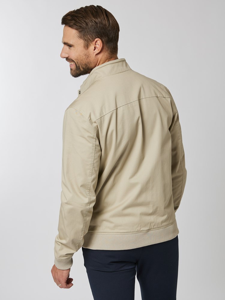 Johnny jakke 7506551_R63-MRCAPUCHIN-S24-Modell-Back_chn=vic_7569_Johnny jakke R63 7506551.jpg_Back||Back
