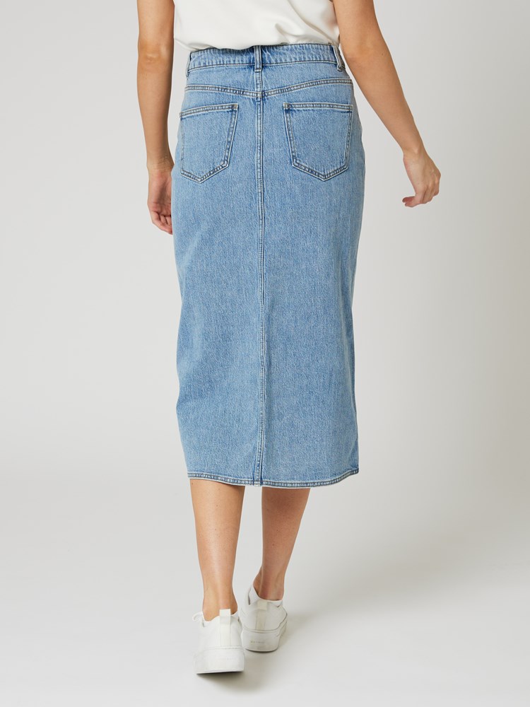 Estelle denimskjørt 7506660_DAB-DONNA-S24-Modell-Back_chn=vic_8481_Estelle denimskjørt DAB_Estelle denimskjørt DAB 7506660.jpg_Back||Back