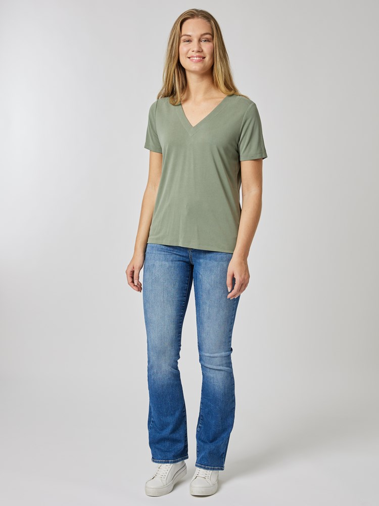 Andrea topp 7506678_GTE-MELL-S24-Modell-Front_chn=vic_5149_Andrea topp GTE_Andrea topp GTE 7506678.jpg_Front||Front