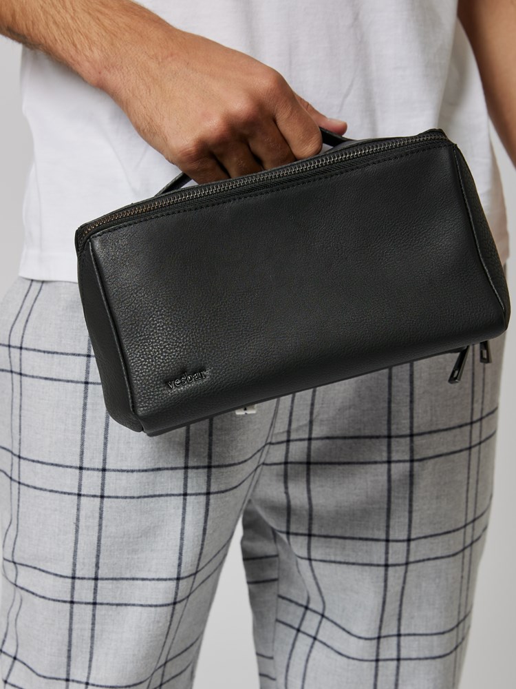 Cody toalettmappe 7506734_CAB-VESB-W23-Modell-Front_chn=vic_4419.jpg_Front||Front