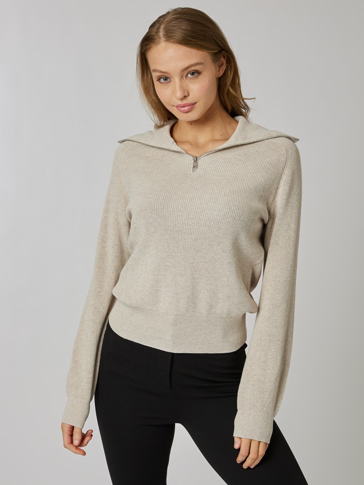 Ollie zip genser 7506838_I2Z-BLU-S24-Modell-Front_chn=vic_6187_Ollie zip genser I2Z_Ollie zip genser I2Z 7506838.jpg_Front||Front