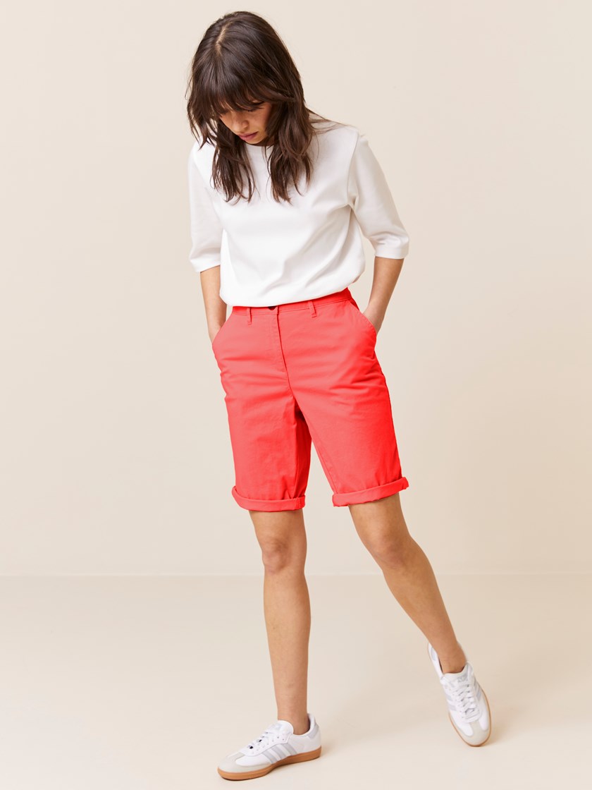 7511161 MTA 7506921_MNK_Jean Paul_Cerise Shorts_H24_rød.jpg_