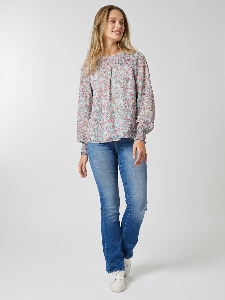 Dahlia bluse 7506952_MOI-MELL-S24-Modell-Front_chn=vic_4675_Dahlia bluse MOI_Dahlia bluse MOI 7506952.jpg_Front||Front