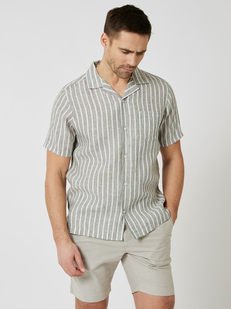 Daniel linskjorte 7507223_I6U-VESB-H24-Modell-Front_chn=vic_6891_Daniel linskjorte I6U 7507223.jpg_Front||Front