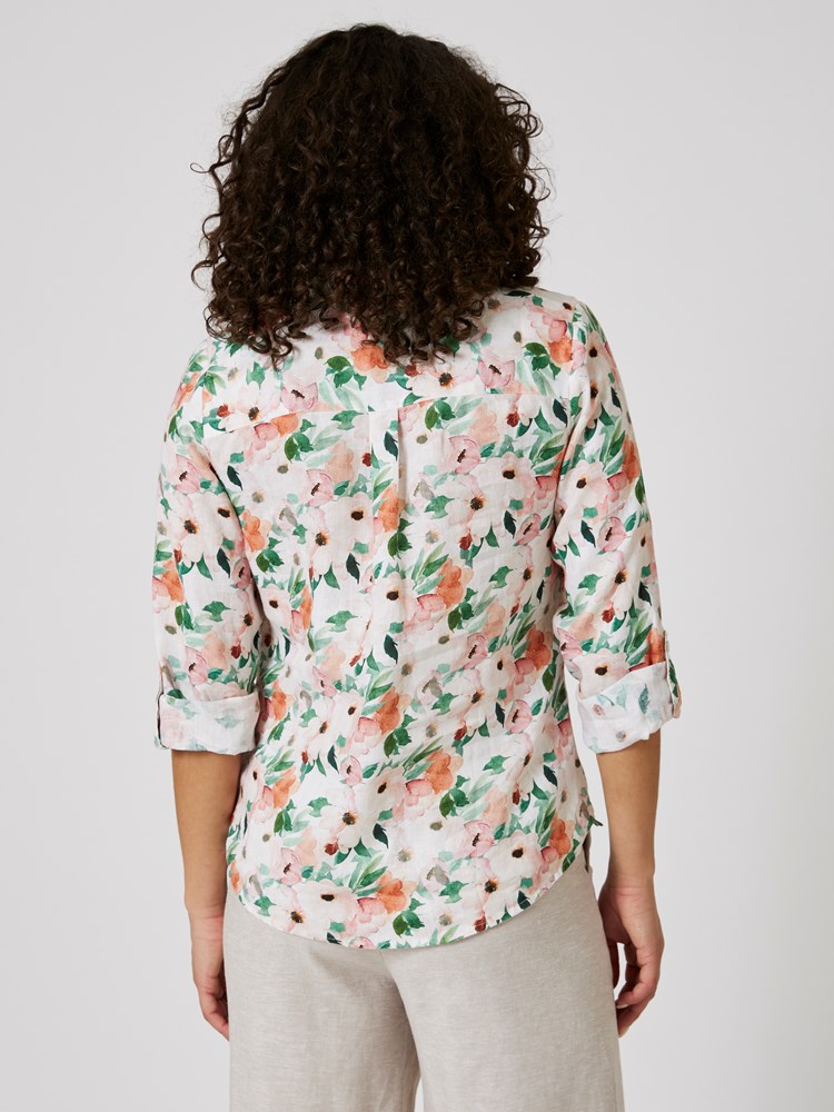 Louise linskjorte 7507315_MQJ-MELL-H24-Modell-Back_chn=vic_6333_Louise linskjorte MQJ 7507315.jpg_Back||Back