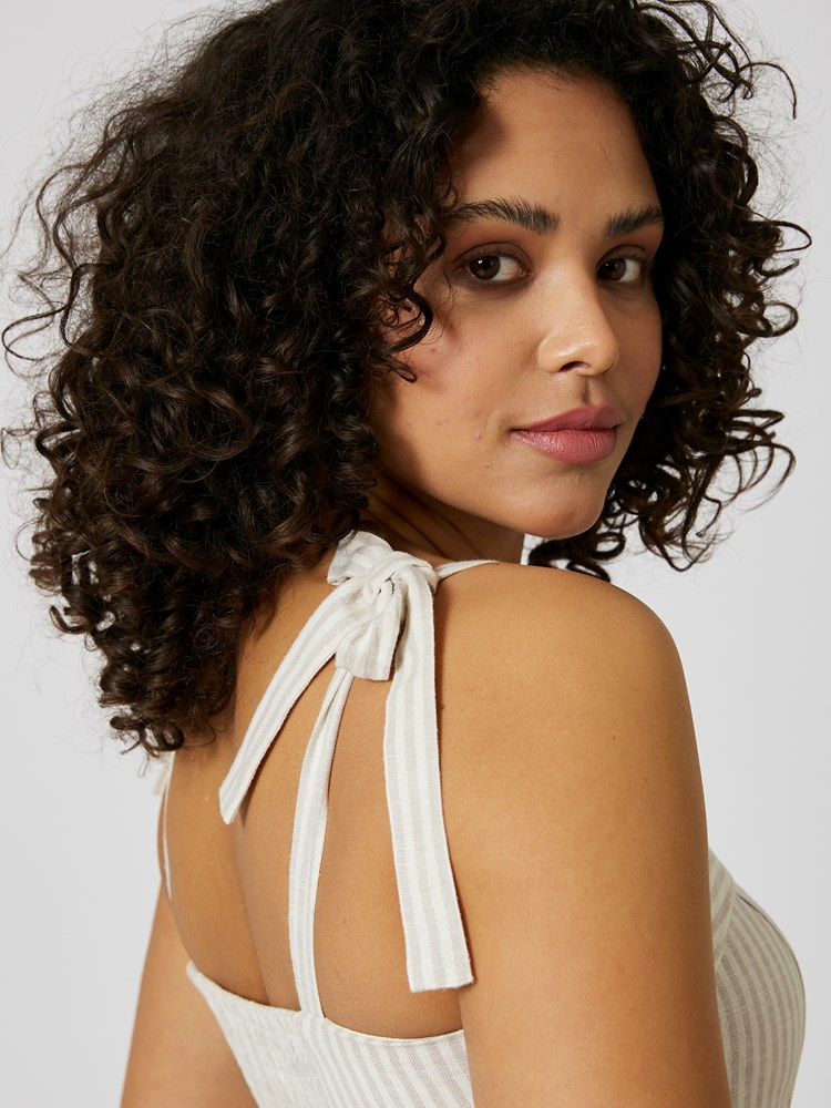 Mariella maxi kjole 7507329_I2M-MELL-H24-details_chn=vic_9698_Mariella maxi kjole I2M_Mariella maxi kjole I2M 7507329.jpg_