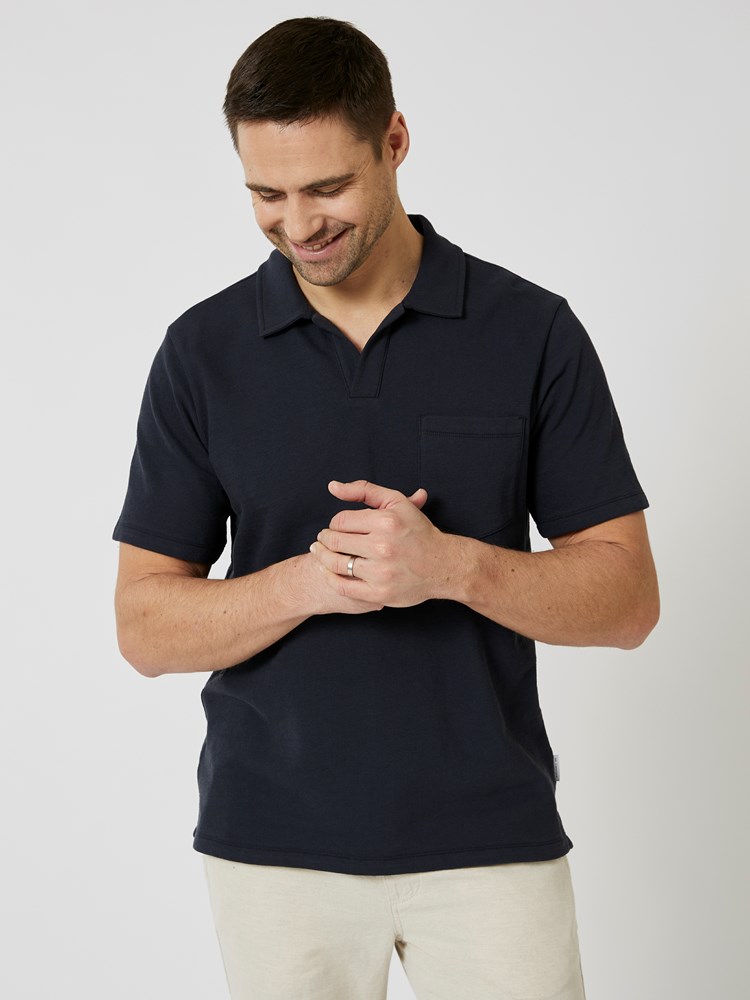 Roy polo t-skjorte 7507334_C27-MRCAPUCHIN-H24-Modell-Front_chn=vic_3210_Roy polo t-skjorte C27 7507334.jpg_Front||Front