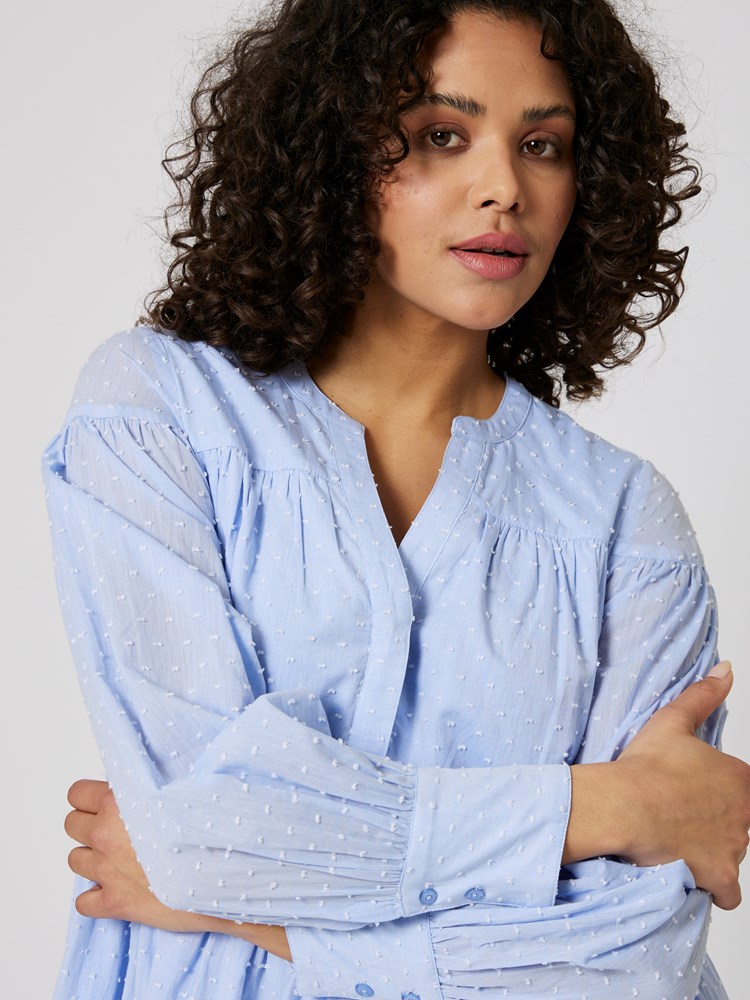 Esme kjole 7507400_R85-MELL-H24-details_chn=vic_8859.jpg_