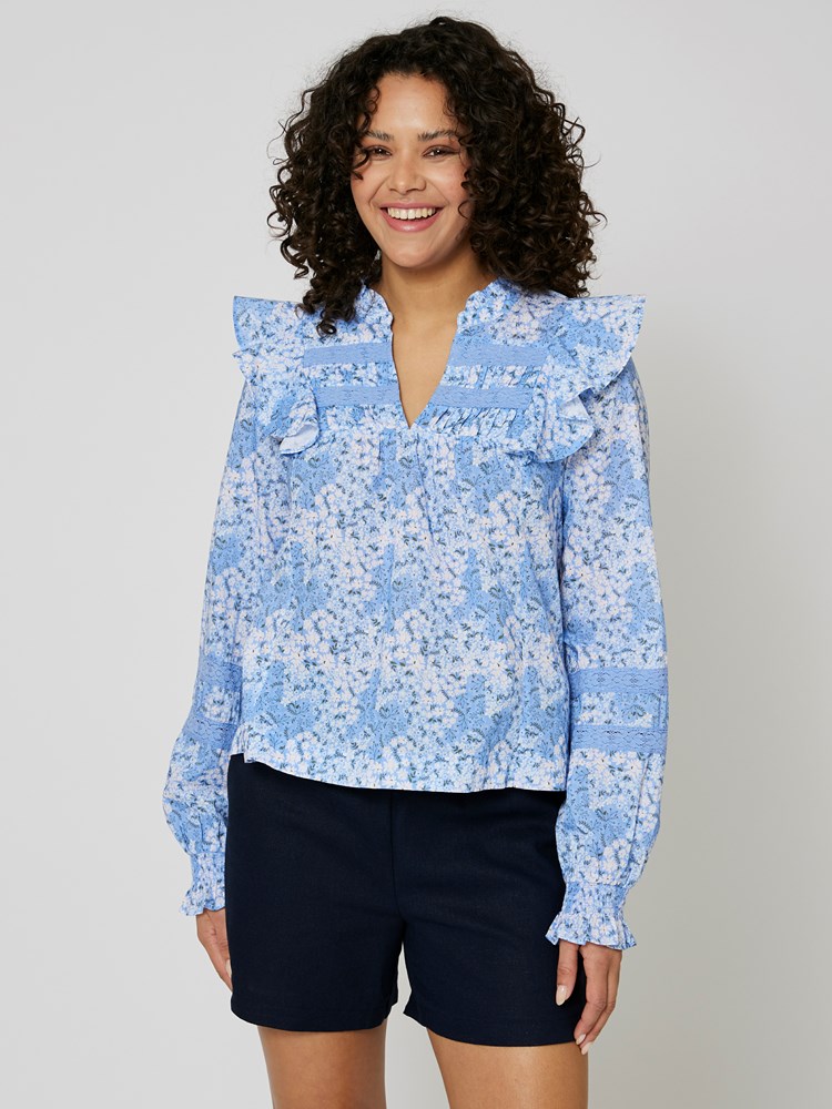 Leonie bluse 7507403_E8O-MELL-H24-Modell-Front_chn=vic_1545_Leonie bluse E8O_Leonie bluse E8O 7507403.jpg_Front
