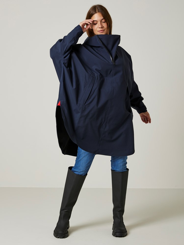 Candra regnponcho 7507409_EM6_Jean Paul_Candra Poncho_S24 (3)_7506027 EM6_Candra regnponcho EM6_Candra regnponcho EM6 7506027.jpg_