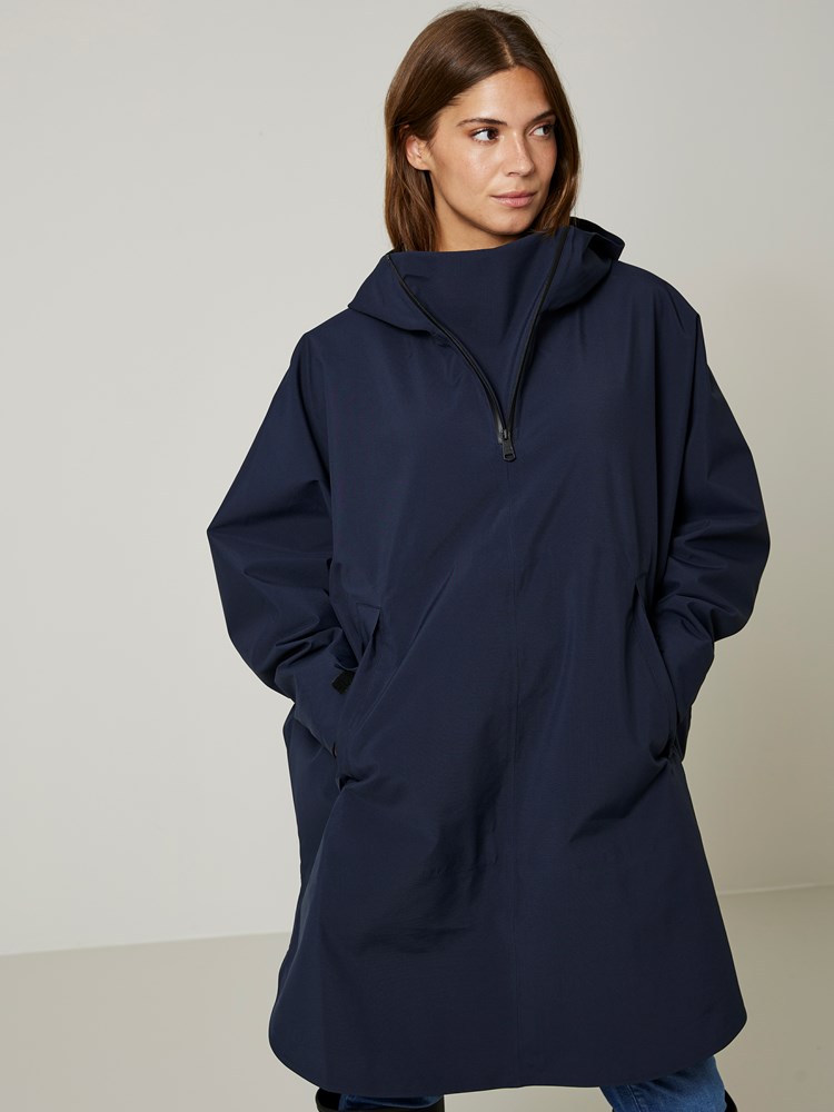 Candra regnponcho 7507409_EM6_Jean Paul_Candra Poncho_S24 (5)_7506027 EM6_Candra regnponcho EM6_Candra regnponcho EM6 7506027.jpg_