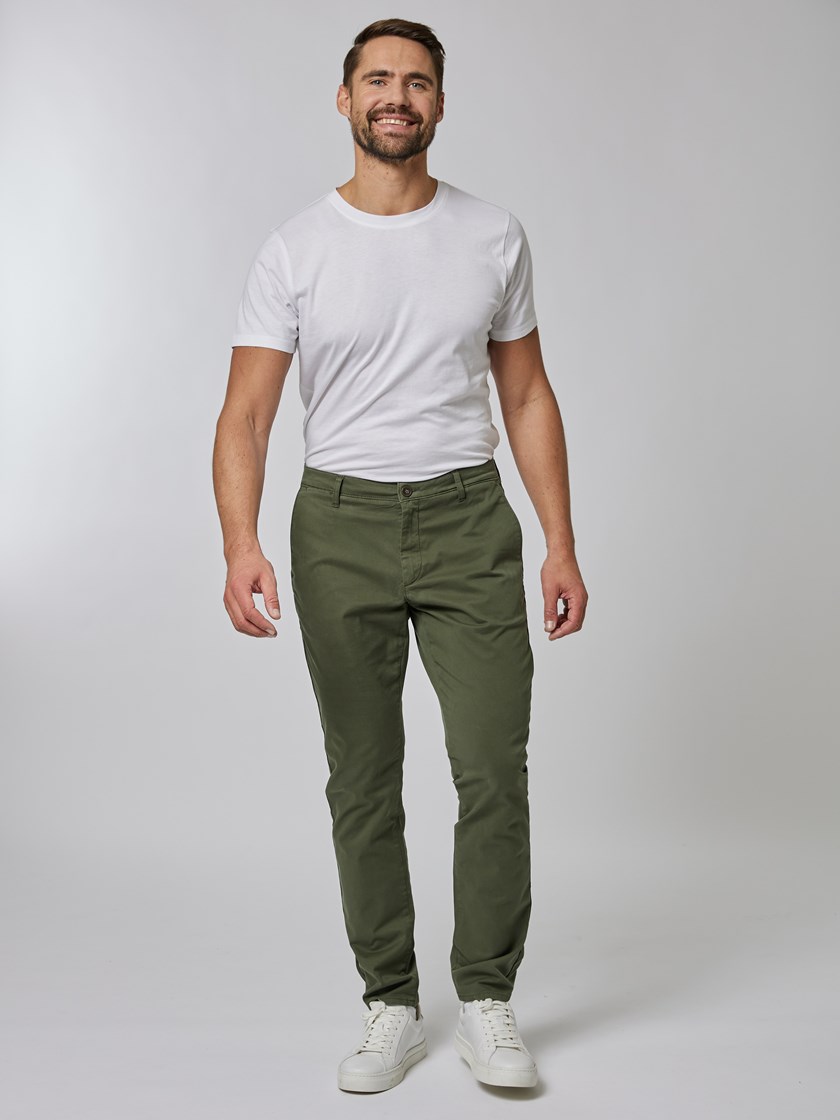 7507683 I6U 7507683_I6U-VESB-S24-details_chn=vic_362_Aron chinos I6U.jpg_