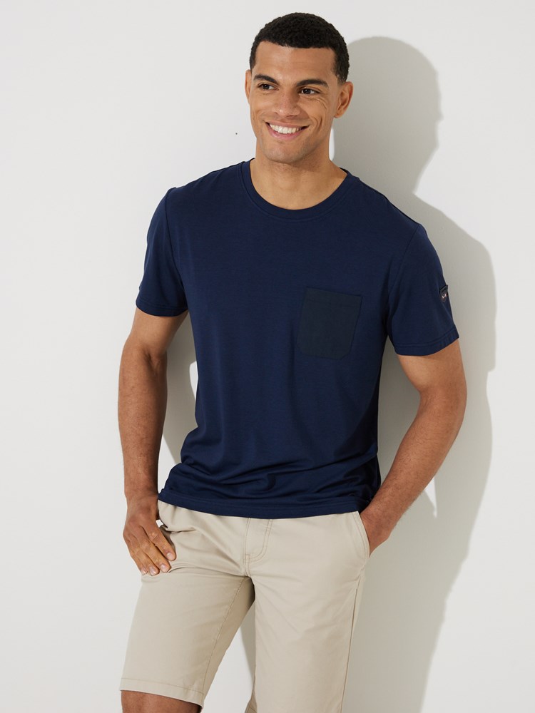Sebastien t-skjorte 7507709_EM6-JEANPAUL-H24-Modell-Front_3142-bluelogo_Sebastien t-skjorte EM6 7507709.jpg_