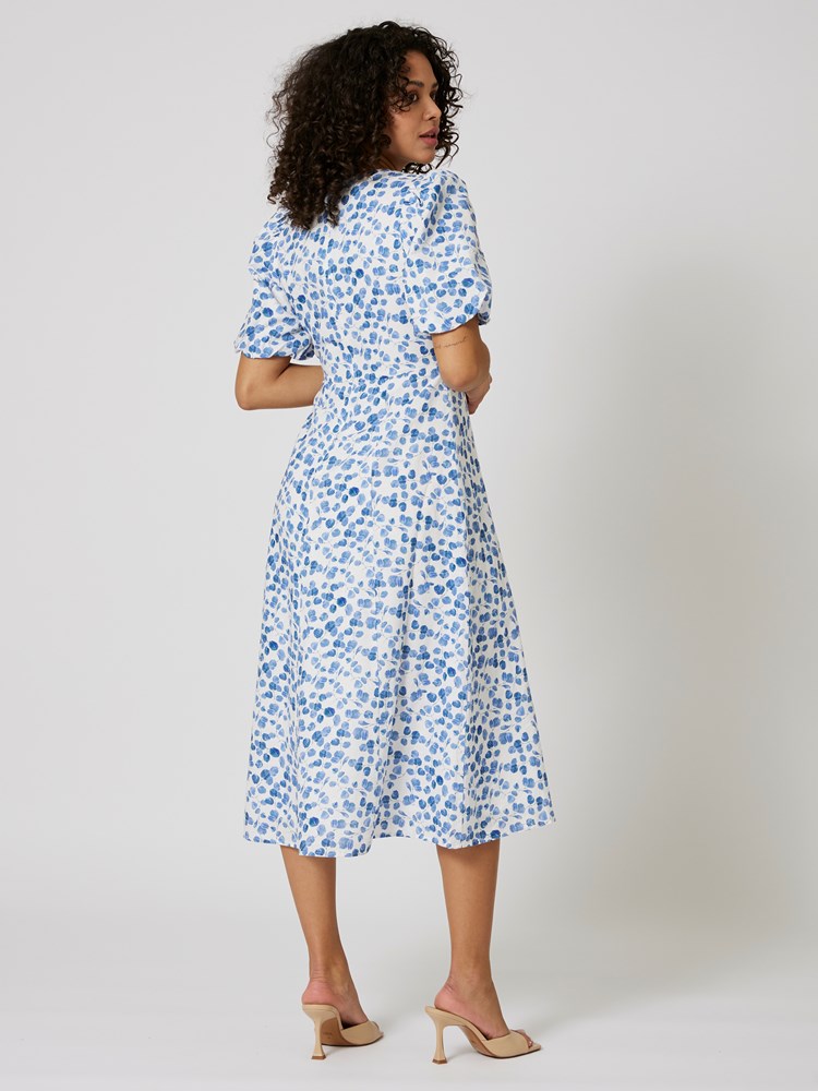 Benoit kjole 7507746_ECJ-MELL-H24-Modell-Back_chn=vic_6708.jpg_Back||Back