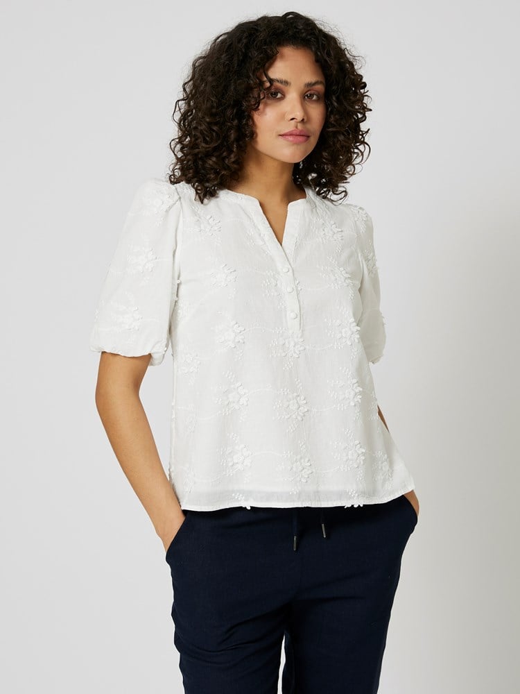 Blossom bluse 7507747_O68-MELL-H24-Modell-Front_chn=vic_7138_Blossom bluse O68_Blossom bluse O68 7507747.jpg_Front||Front