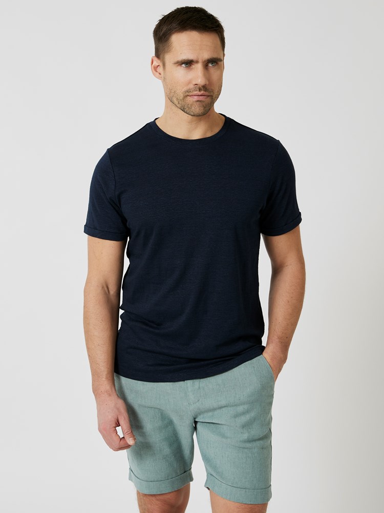 Russell lin t-skjorte 7507758_EM6-VESB-H24-Modell-Front_chn=vic_9191_Russell lin t-skjorte EM6_Russell lin t-skjorte EM6 7507758.jpg_Front||Front