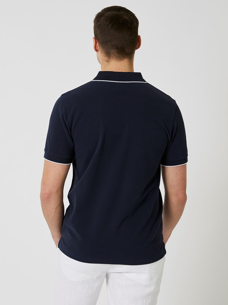 Drover pique 7507773_EM6-VESB-H24-Modell-Back_chn=vic_9545_Drover pique EM6_Drover pique EM6 7507773.jpg_Back||Back