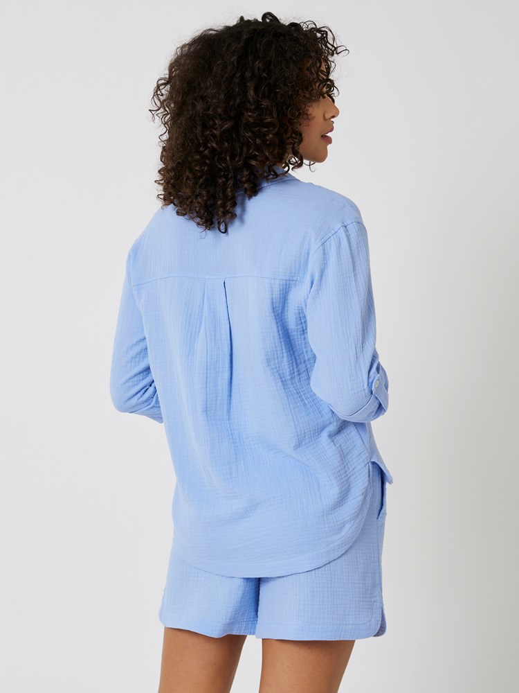 Camille skjorte 7507824_R85-MELL-H24-Modell-Back_chn=vic_2844_Camille skjorte R85 7507824.jpg_Back||Back