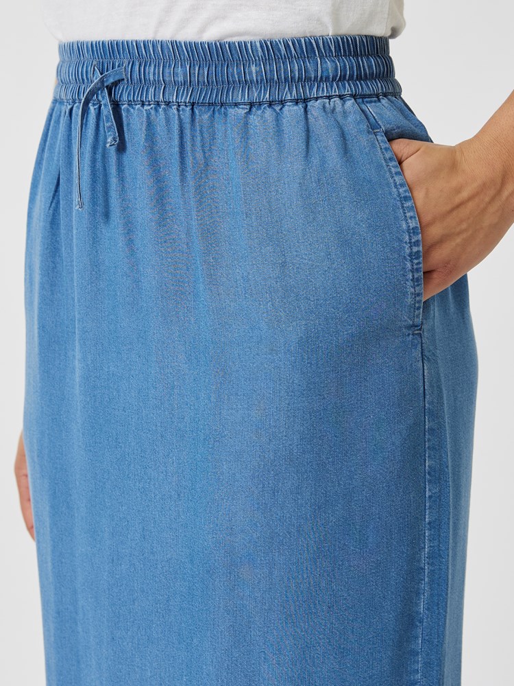 Martine maxi skjørt 7507839_ECL-MELL-H24-details_chn=vic_8942_Martine maxi skjørt ECL_Martine maxi skjørt ECL 7507839.jpg_