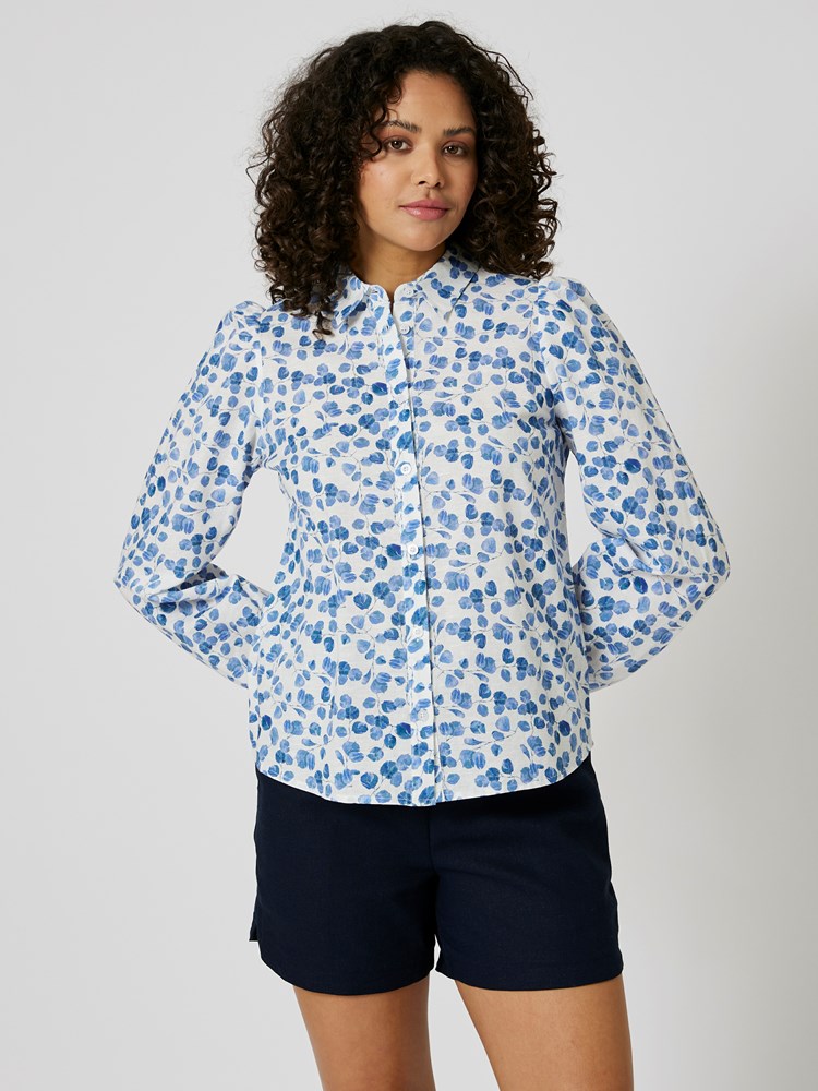 Benoit bluse 7508146_ECJ-MELL-H24-Modell-Front_chn=vic_4647_Benoit bluse ECJ_Benoit bluse ECJ 7508146.jpg_Front||Front