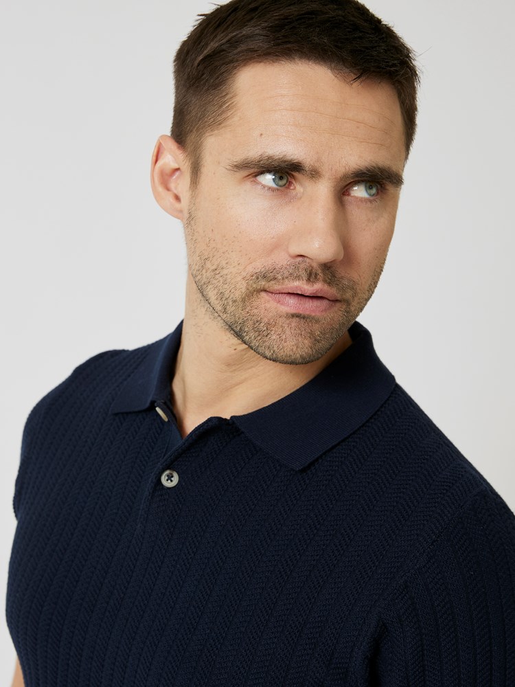 Gaston polo 7508150_EM6-VESB-H24-details_chn=vic_8844_Gaston polo EM6 7508150.jpg_