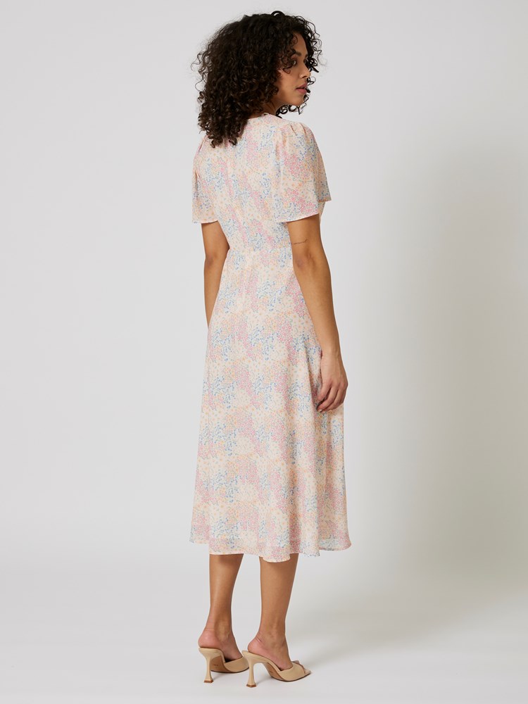 Holly kjole 7508157_MGO-MELL-H24-Modell-Back_chn=vic_8440.jpg_Back||Back