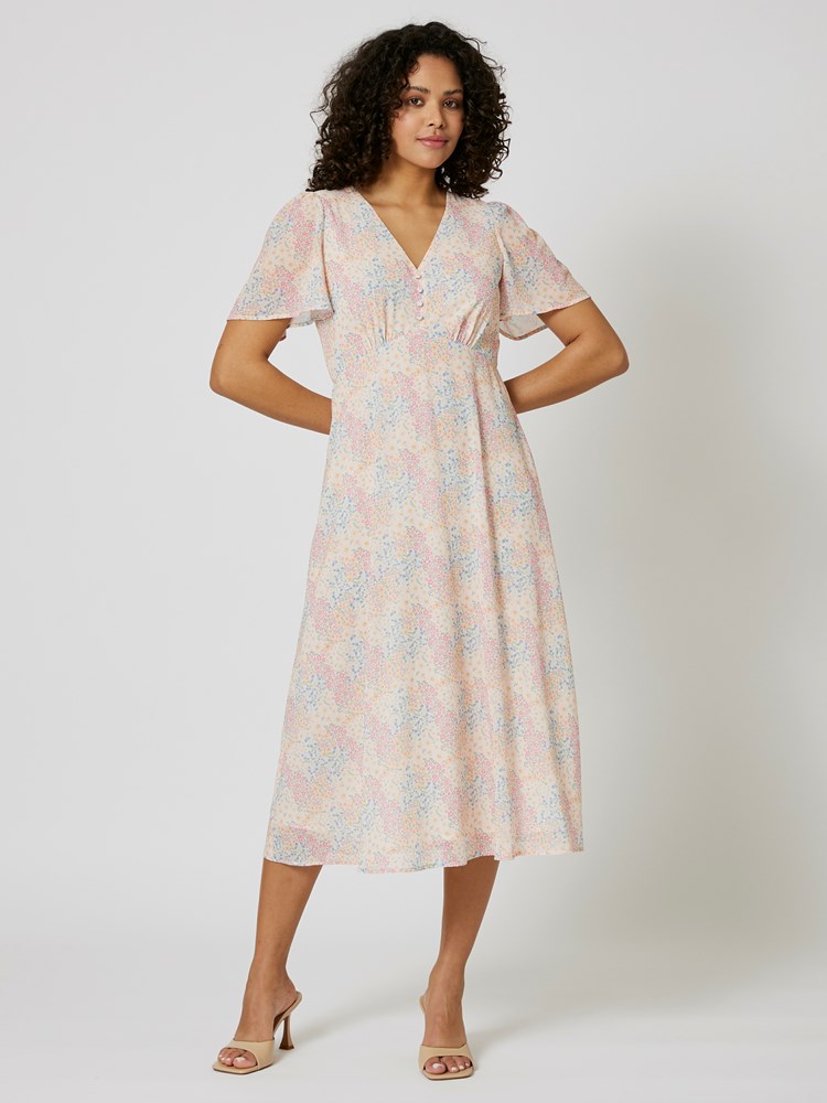 Holly kjole 7508157_MGO-MELL-H24-Modell-Front_chn=vic_2103_Holly kjole MGO_Holly kjole MGO 7508157.jpg_Front||Front