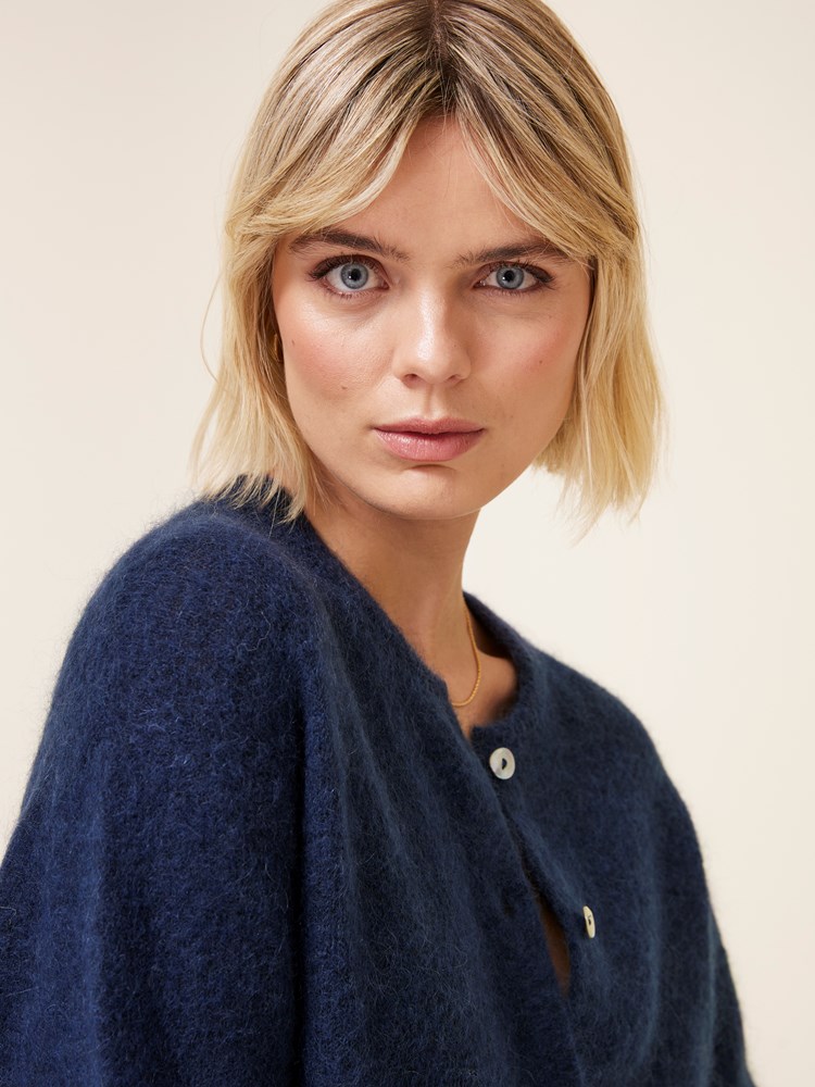 Adele cardigan 7508247_EGV-JEANPAUL-A24-Front_9258_Adele cardigan_Adele cardigan EGV_Adele cardigan EGV 7508247.jpg_Front||Front